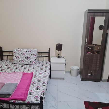 Cozy Corner 2024 Daire Abu Dabi Dış mekan fotoğraf