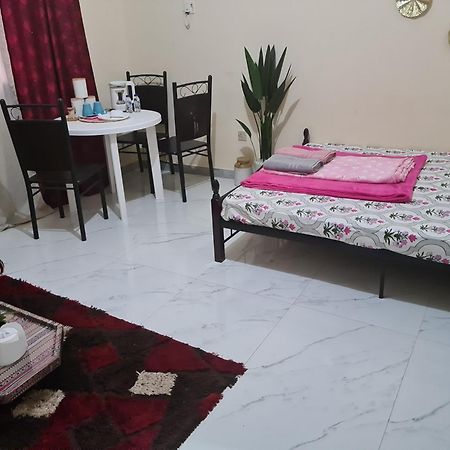 Cozy Corner 2024 Daire Abu Dabi Dış mekan fotoğraf