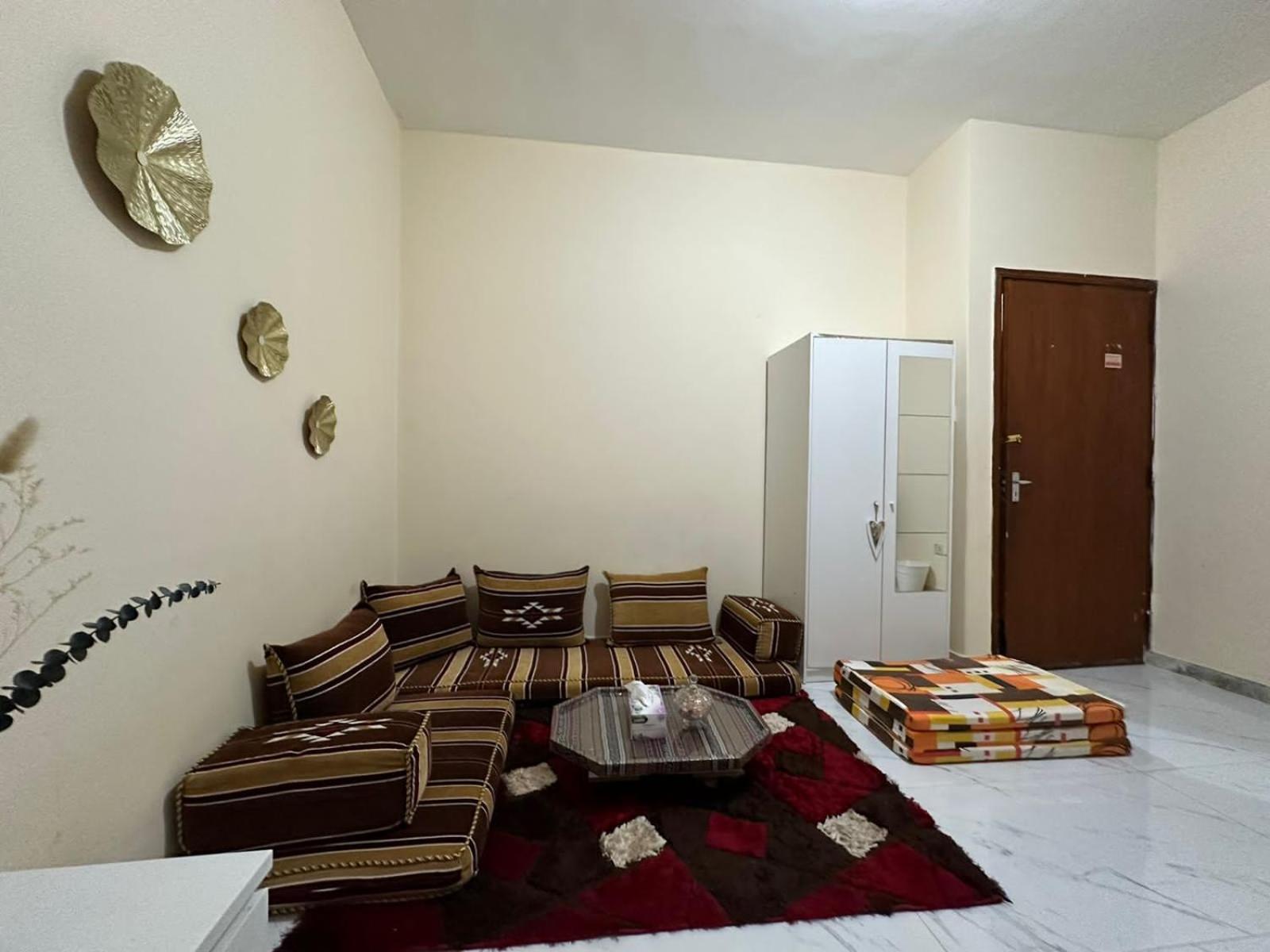 Cozy Corner 2024 Daire Abu Dabi Dış mekan fotoğraf